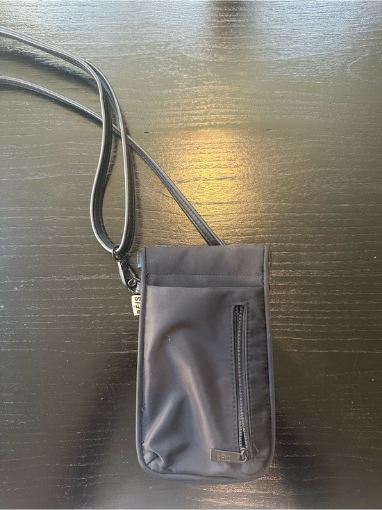 BEIS Handbags - Beis Black Crossbody Phone Pouch
